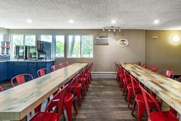 هتل Super 8 By Wyndham Duluth