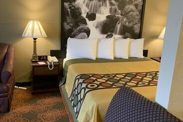 هتل Sutton Suites