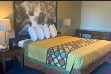 هتل Sutton Suites