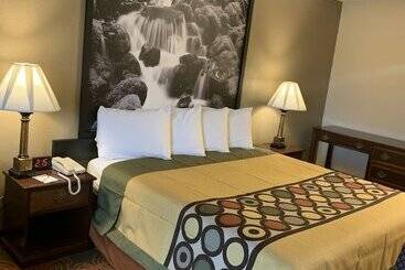 هتل Sutton Suites