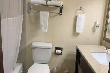 هتل Sutton Suites