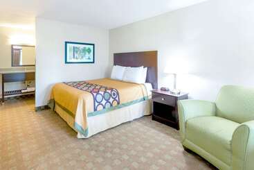 هتل Super 8 By Wyndham White River Junction