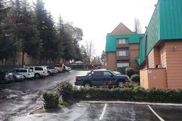 هتل Sutton Suites