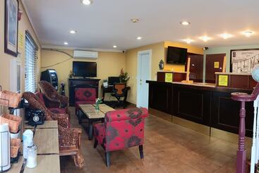 هتل Sutton Suites
