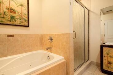 Tahitian Inn Boutique Hotel Tampa