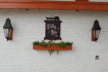 هتل Tally Ho Inn