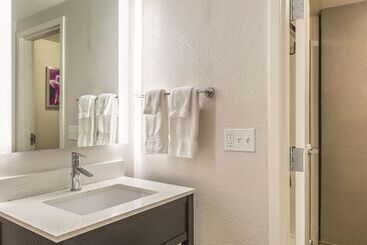 La Quinta By Wyndham Columbia / Fort Meade