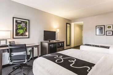 La Quinta By Wyndham Columbia / Fort Meade