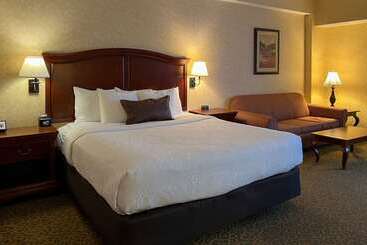 Maine Evergreen Hotel, Ascend Hotel Collection