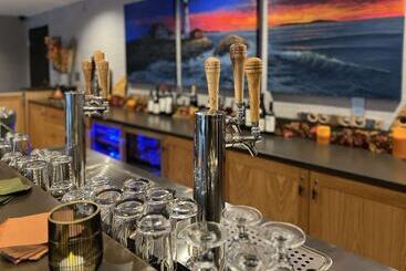 Maine Evergreen Hotel, Ascend Hotel Collection