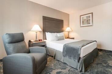 مُتل American Inn & Suites Metro Airport