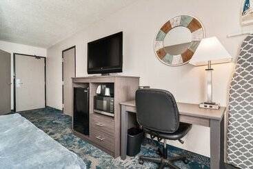 مُتل American Inn & Suites Metro Airport