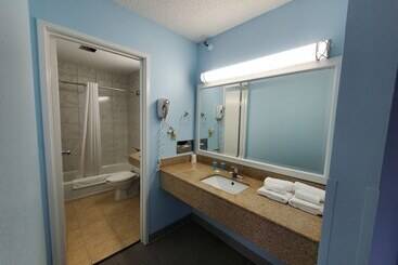 مُتل Coastal Inn & Suites