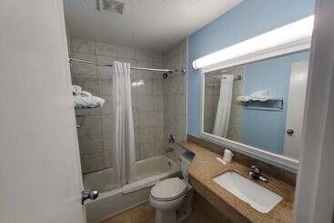 مُتل Coastal Inn & Suites