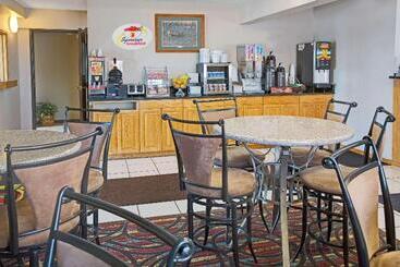 مُتل Super 8 By Wyndham Fort Collins
