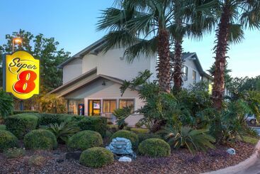 مُتل Super 8 Gainesville I 75 Hospital University Area