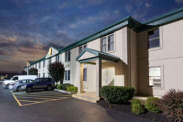 مُتل Super 8 By Wyndham Harrisburg Hershey West