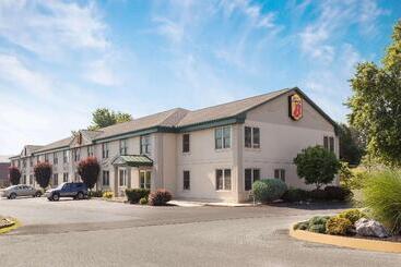 مُتل Super 8 By Wyndham Harrisburg Hershey West