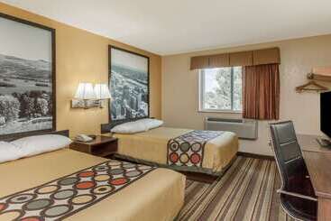 مُتل Super 8 By Wyndham Latham   Albany Airport