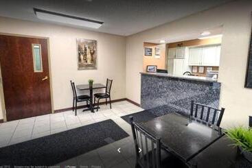 مُتل Super 8 By Wyndham Latham   Albany Airport