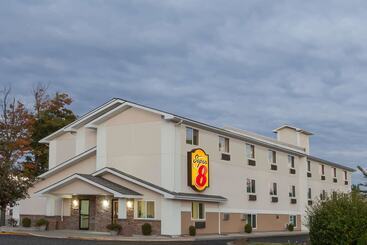 مُتل Super 8 By Wyndham Latham   Albany Airport