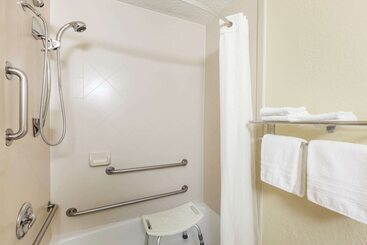 مُتل Super 8 By Wyndham Latham   Albany Airport