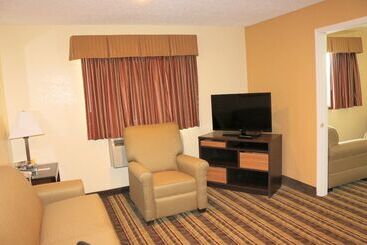مُتل Super 8 By Wyndham Latham   Albany Airport