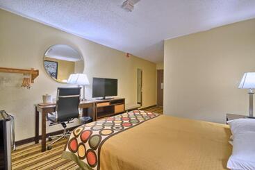 مُتل Super 8 By Wyndham Latham   Albany Airport