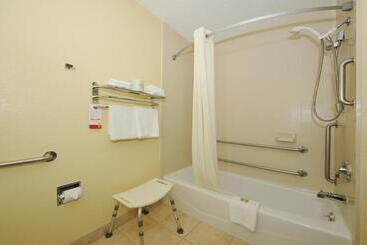 مُتل Super 8 By Wyndham Latham   Albany Airport