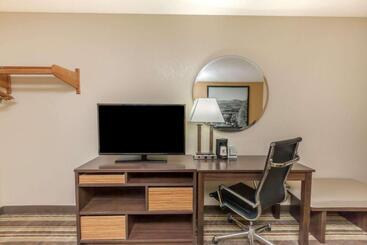 مُتل Super 8 By Wyndham Latham   Albany Airport