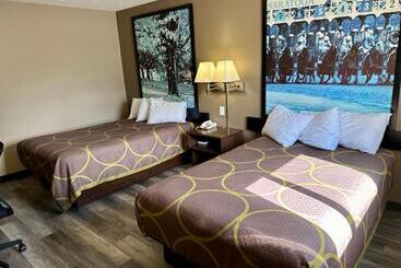مُتل Super 8 By Wyndham Latham   Albany Airport