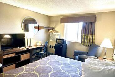 مُتل Super 8 By Wyndham Latham   Albany Airport