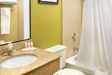 مُتل Super 8 By Wyndham St. Clairsville Oh/wheeling Wv Area