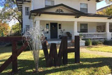 Texas White House B&b