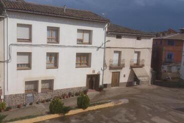 Casa Rural Sol Y Luna Apartamentos - Munébrega