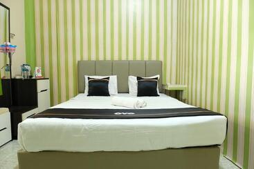 هاستل Esbe Hotel Syariah By Oyo Rooms
