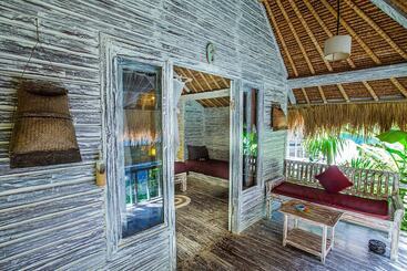 تختخواب و صبحانه Naturale Villas