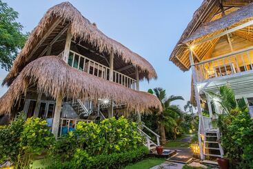 تختخواب و صبحانه Naturale Villas