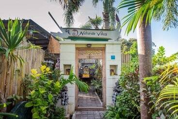 تختخواب و صبحانه Naturale Villas