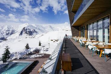 هتل Gudauri Lodge