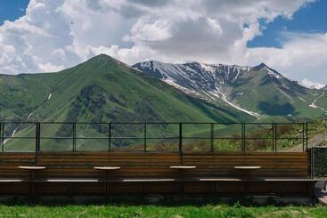 هتل Gudauri Lodge
