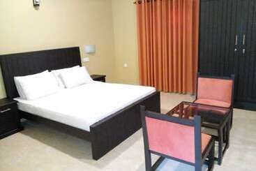 هتل Lavendish Country Resort
