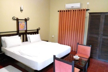 هتل Lavendish Country Resort