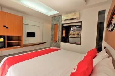 هتل Ma U Sabai By Oyo Rooms