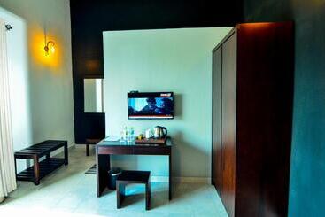 هتل Pine Hill Residence