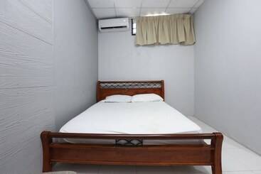 هتل Spot On 89796 D Noor Budget Inn