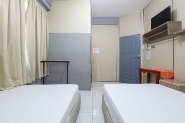 هتل Spot On 89796 D Noor Budget Inn