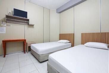 هتل Spot On 89796 D Noor Budget Inn