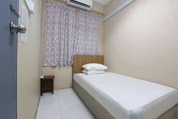 هتل Spot On 89796 D Noor Budget Inn