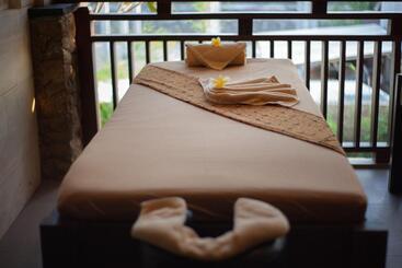 호텔 The Mudru Resort By Pramana Villas